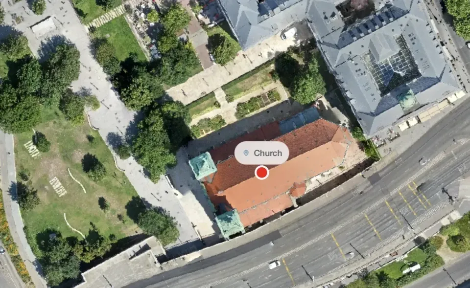 A named reference point pinned on a roof in the viewer, the kind of marker a checkpoint residual is measured against